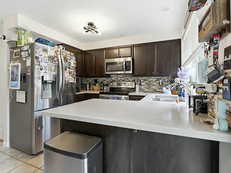 913 S 1213 E — Photo 3