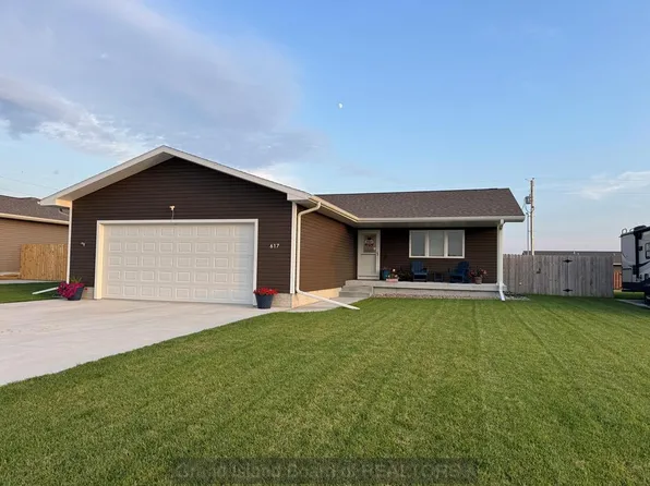 617 6th St, Phillips, NE 68865