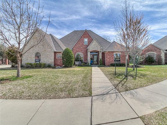 2nd image of 17104 Saddlecreek Way