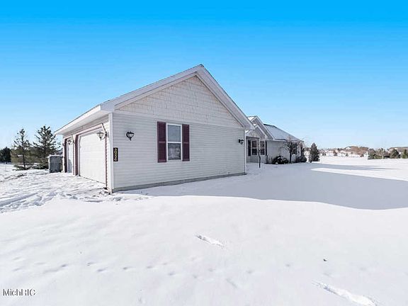 2nd image of 50226 Rebecca Dr