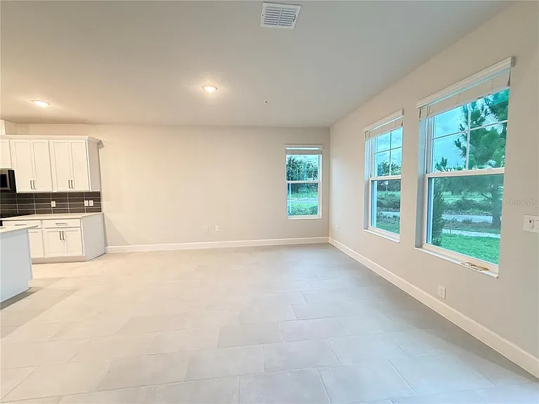 201 Station Ln — Photo 10
