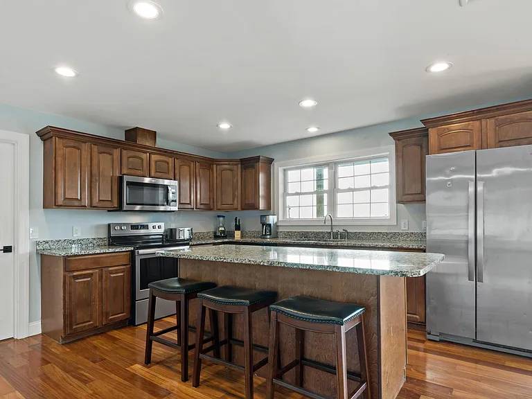 11 Defelice Rd — Photo 5
