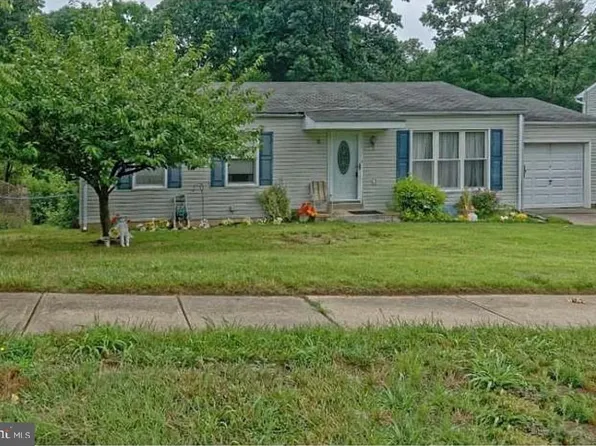 3 Sunset Dr, Clementon, NJ 08021