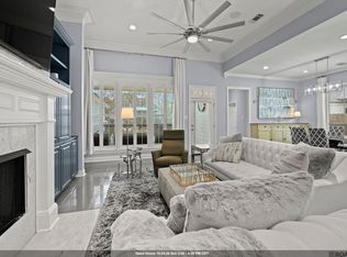 8915 Fox Gate Dr, Baton Rouge, LA 70809