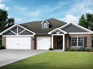 36 E Maple St, Raleigh, IL 62977