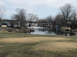 35 Dinosaur Rd, Wilmington, IL 60481