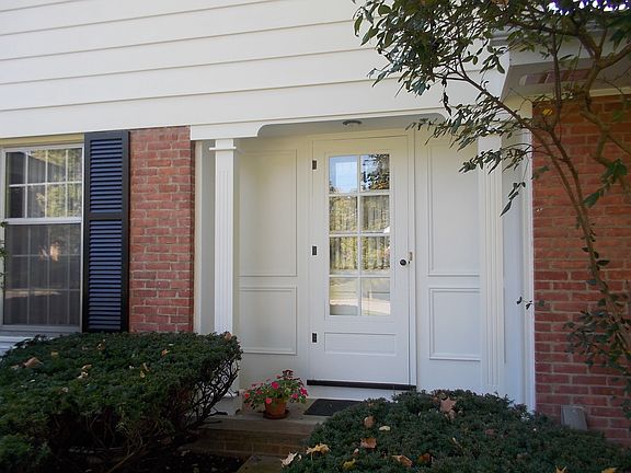 2 Front Entrances