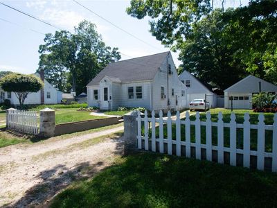 323 Pine Drive, Bay Shore, NY, 11706