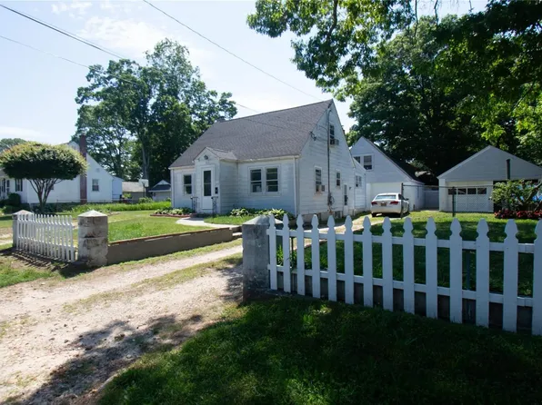 323 Pine Drive, Bay Shore, NY 11706