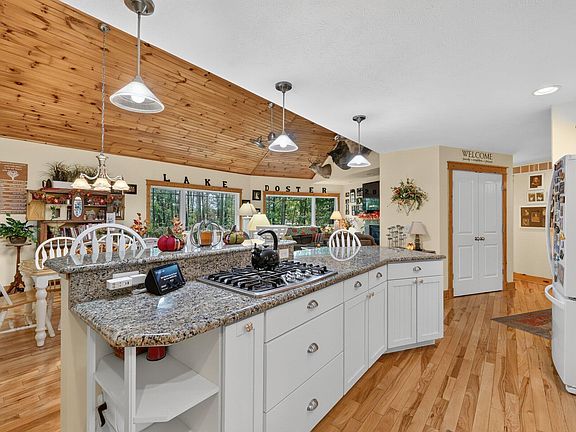 2nd image of 326 Midlakes Blvd