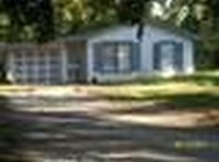 118 Gladiola St, Lake Jackson, TX 77566