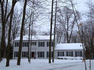 2384 Cambridge Dr, Hudson, OH