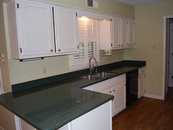 4th image of 2088 Wood Creek Dr