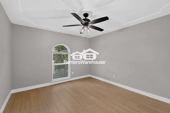 5306 Vincennes Ct — Photo 27