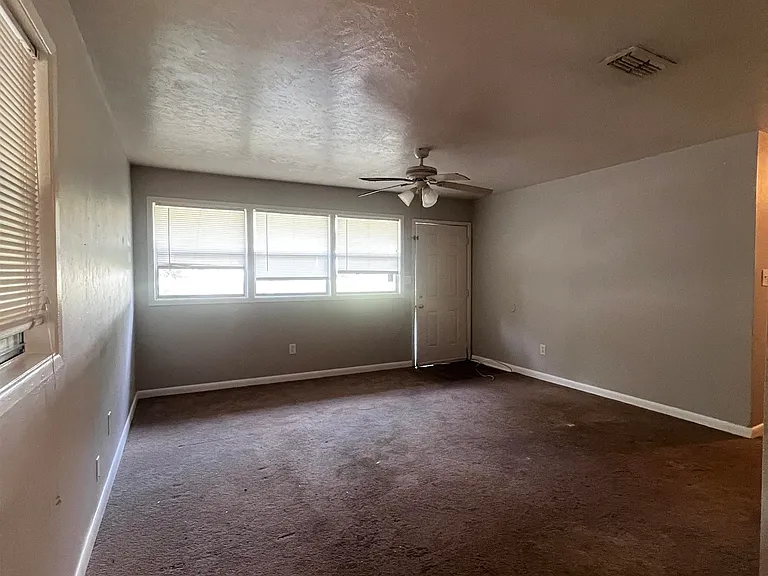 3515 Falcon Dr — Photo 8