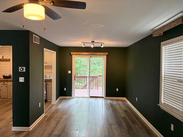 555 Upland St — Photo 4