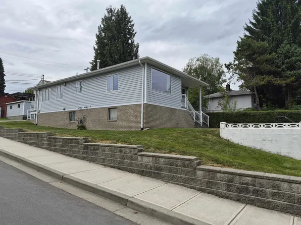 4298 McGill St, Burnaby, BC V5C 1M9