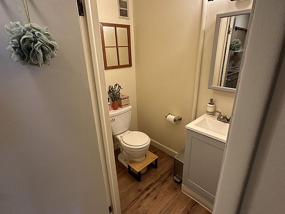 2nd image of 311 Eddy St #10878857
