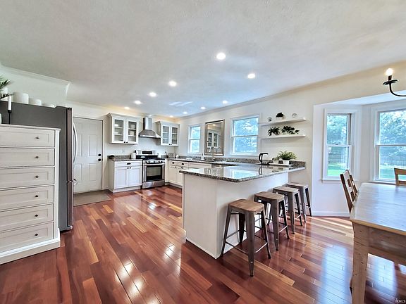2nd image of 51020 Ashley Dr