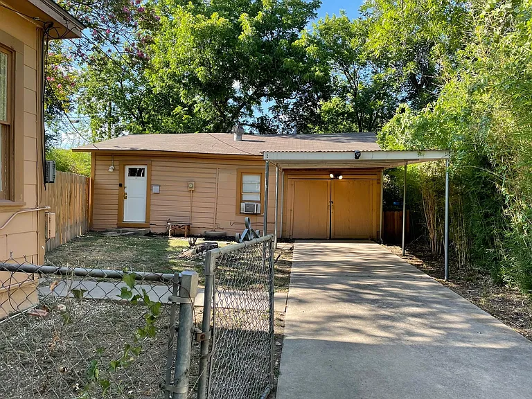 1023 W French Pl #A — Photo 11
