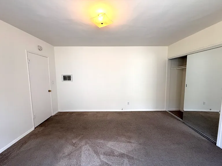712 N Isabel St #6 — Photo 12