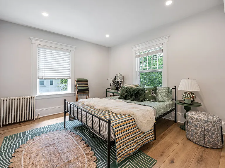 34 Washington Pl #2 — Photo 11