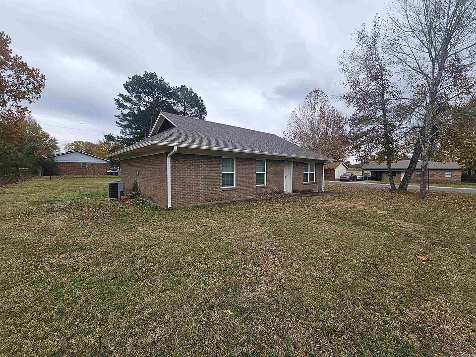 1st image of 10 Meadowlark Dr