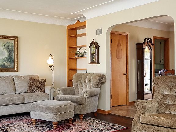 4th image of 263 Byrnbrae St