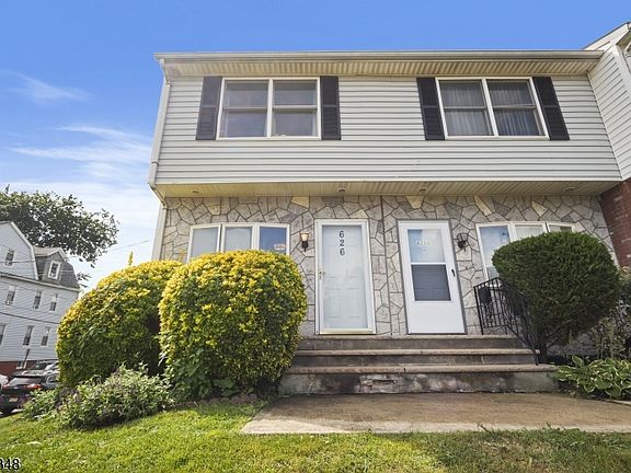 2nd image of 626 Chancellor Ave
