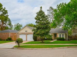 11910 Rocky Knoll Dr, Houston, TX 77077