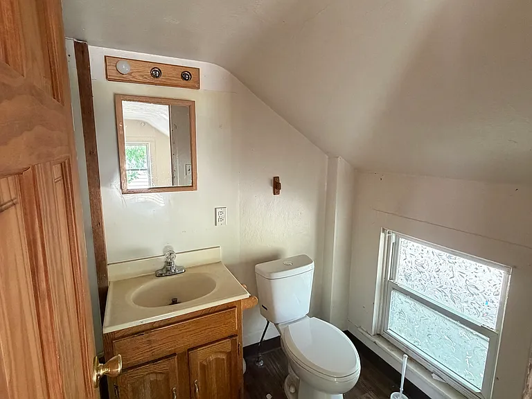 418 W 8th St #2 — Photo 7