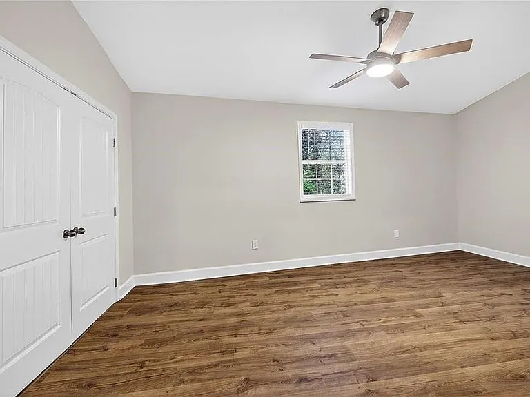 955 Columbia Dr — Photo 21