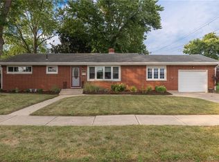 23 Dronfield Rd, Troy, OH 45373