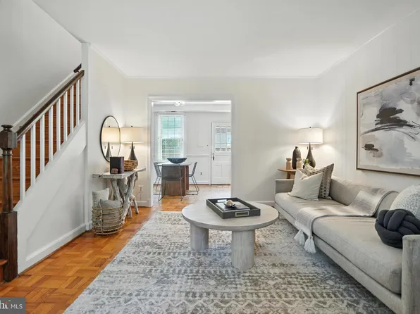 1401 S Edgewood St APT 488, Arlington, VA 22204