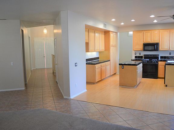 5th image of 948 Villa Montes Cir