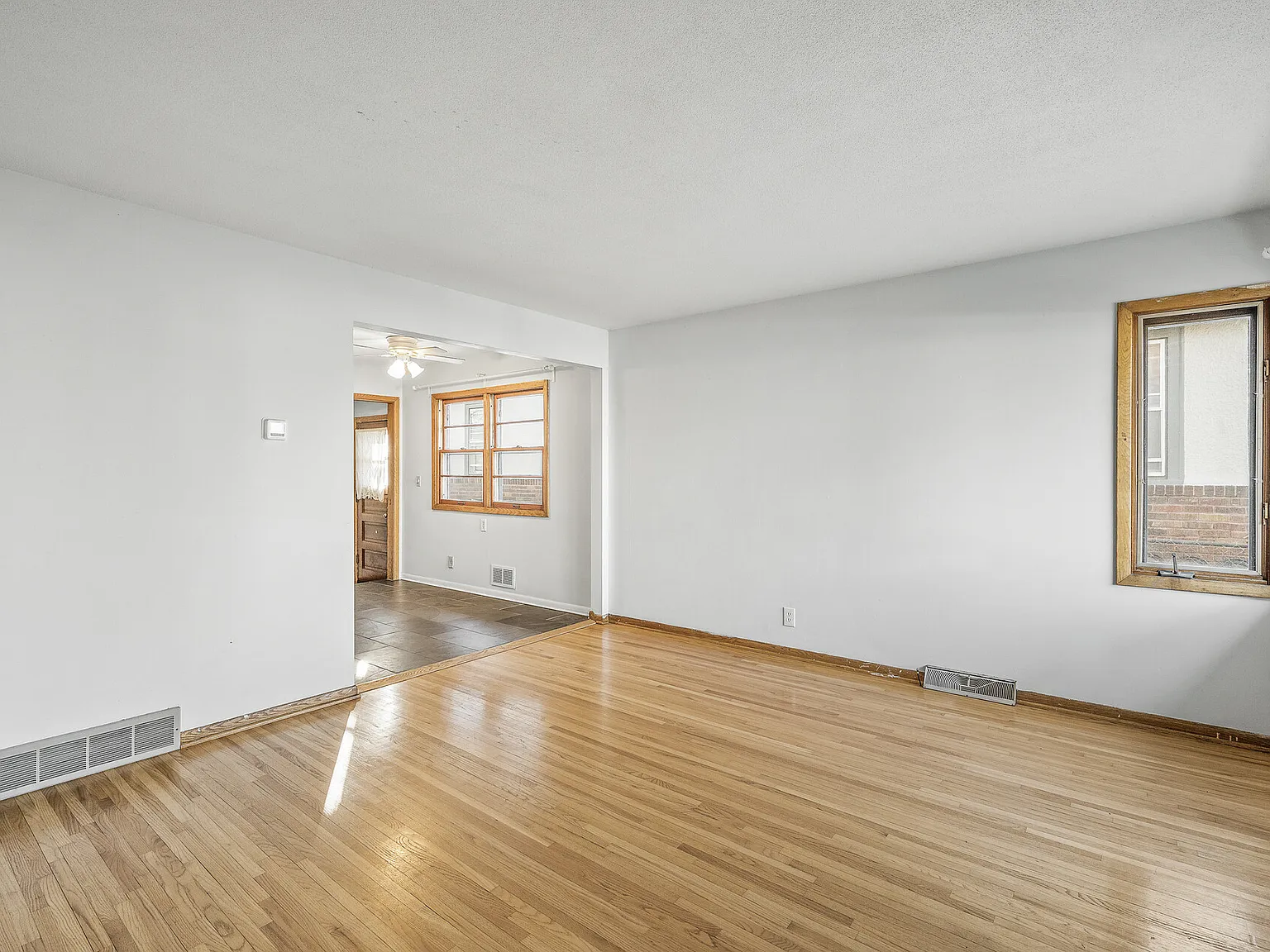 3 bed, 1800 sqft, $1,895 — Photo 3