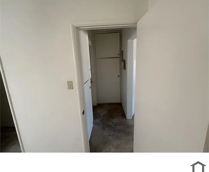 1435 W 105th St — Photo 11