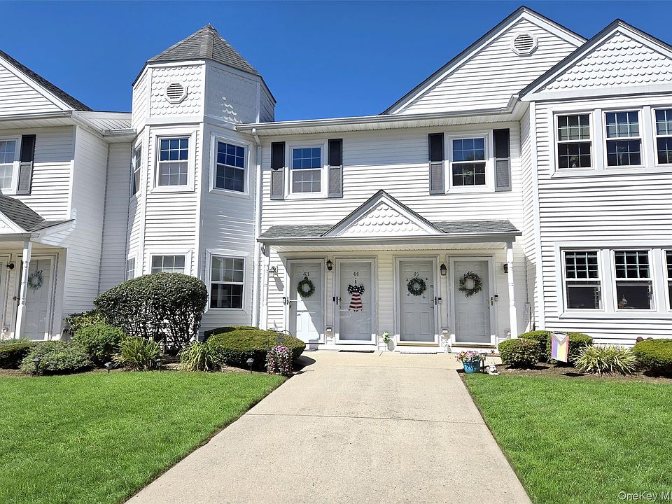1st image of 44 Victorian Lane