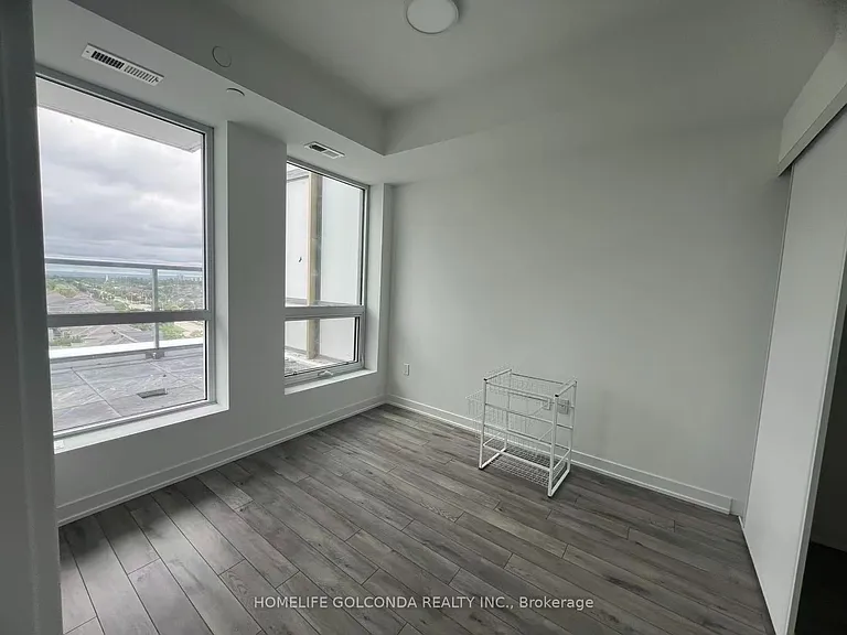 1005 Dundas St E #812 — Photo 4