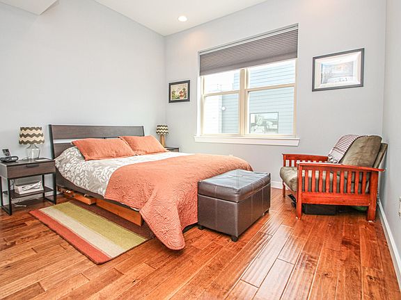 2nd image of 1926 Brown St APT 4
