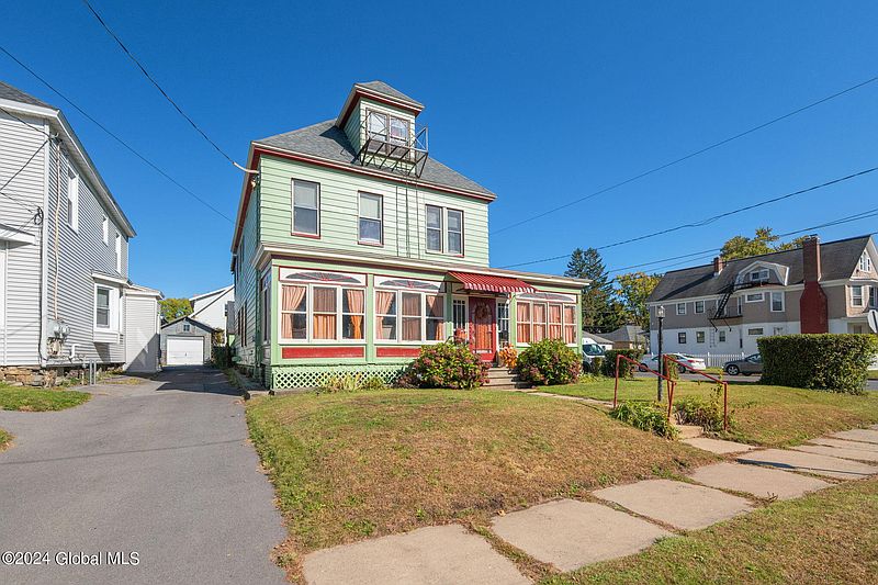 3rd image of 1445 Rugby Road