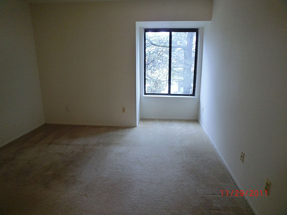 3rd image of 225 Briarcrest Dr Unit 205