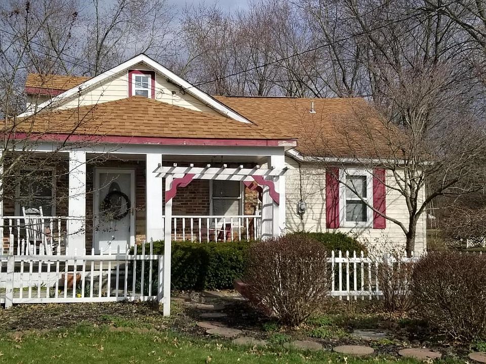 1st image of 718 Barr Dr