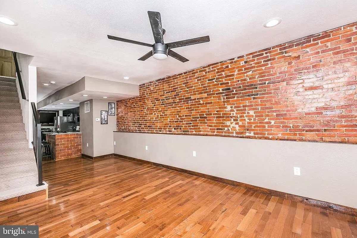 Building Photo - 609 Wyeth St
