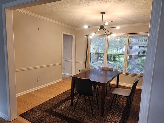 5th image of 3030 Lakecrest Dr