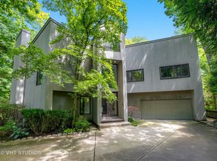 863 Baldwin Rd, Highland Park, IL 60035