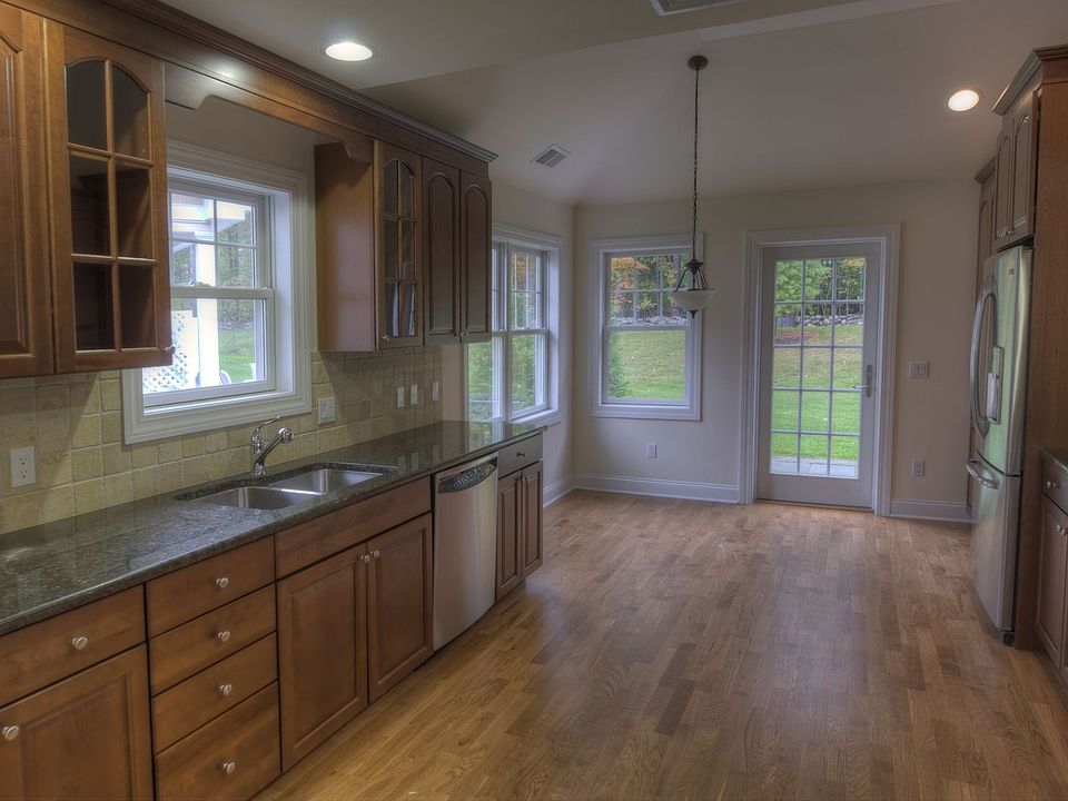 2nd image of 2270 Dalton Dr #60