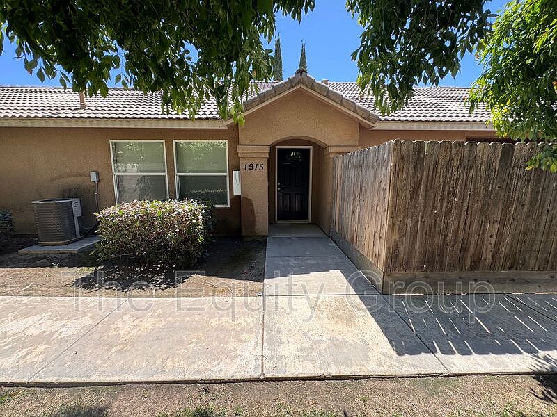 1st image of 1915 Bella Oaks Dr