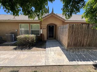 1915 Bella Oaks Dr, Tulare, CA 93274