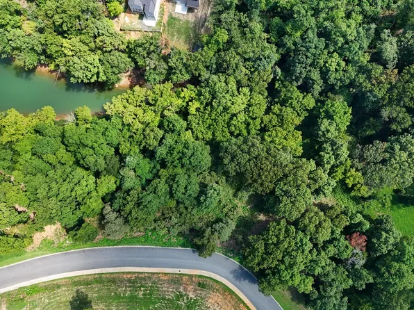 2078 Edgewater Sound #8, Morristown, TN 37814